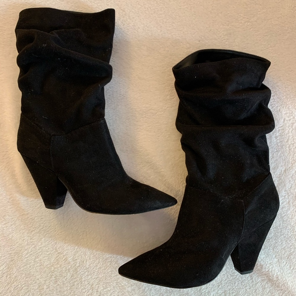 Black Suede Slouchy Booties 🖤👢